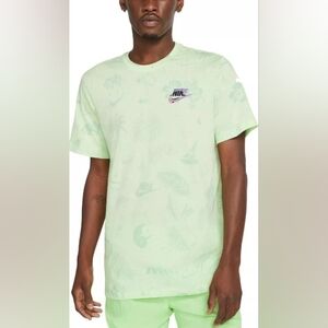 Nike Men's Sportswear Spring Break Graphic Tee - Size (L) - Excellent Condition